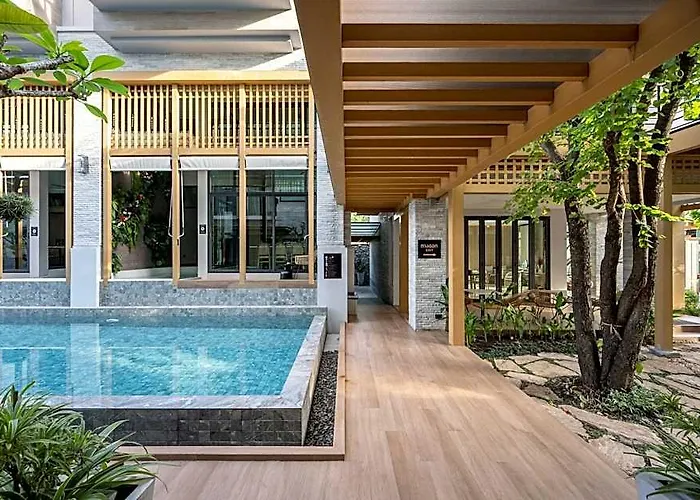 Shan Sukhumvit ฌานวิลล่า สุขุมวิท Hotel 4*